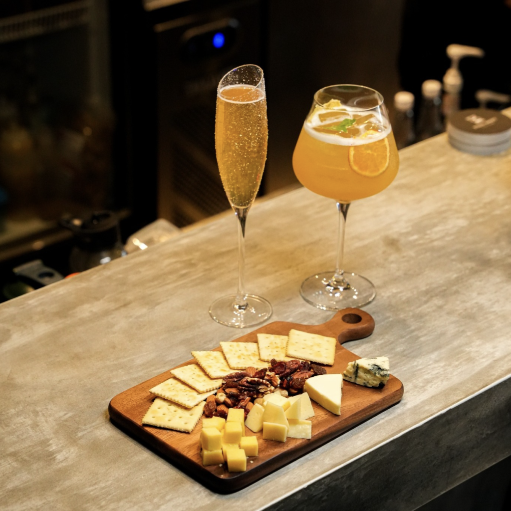 [Turn Shift Tea Bar]